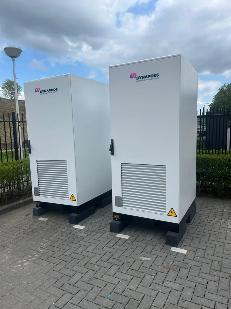 2 geplaatste accu containers in Pajuk Leusden